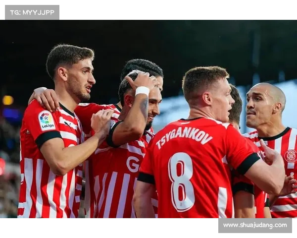 西甲球队主场表现解析 强队优势与弱队困境的对比分析 西甲球队主场表现解析 强队优势与弱队困境的对比分析